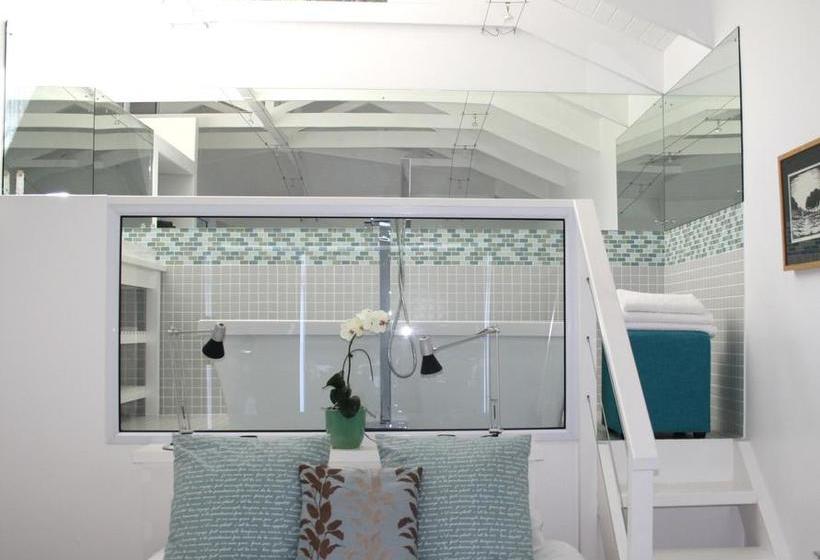 Bed and Breakfast Watercolours House 6