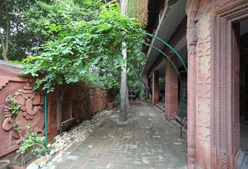 Hotel Oyo Rooms Heritage Villa Sector 40 Noida 2