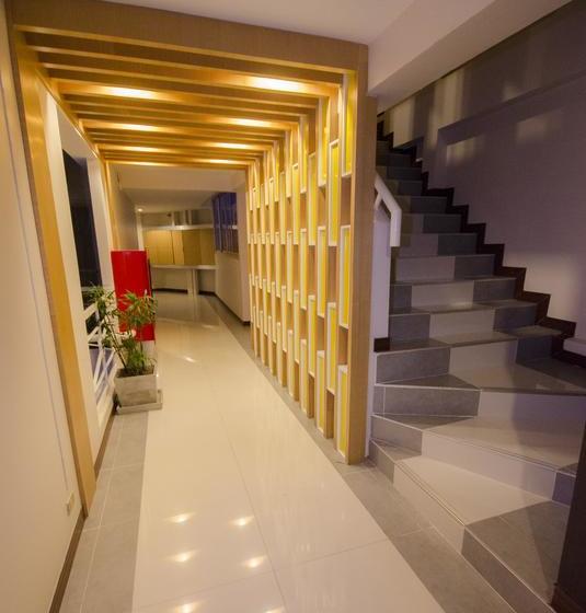 Hotel Charoenchit House 1