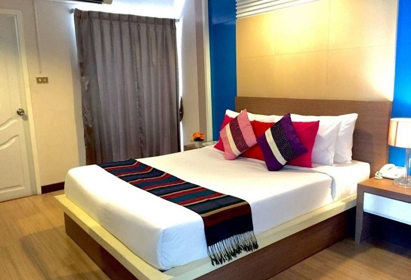 Hotel Charoenchit House 14