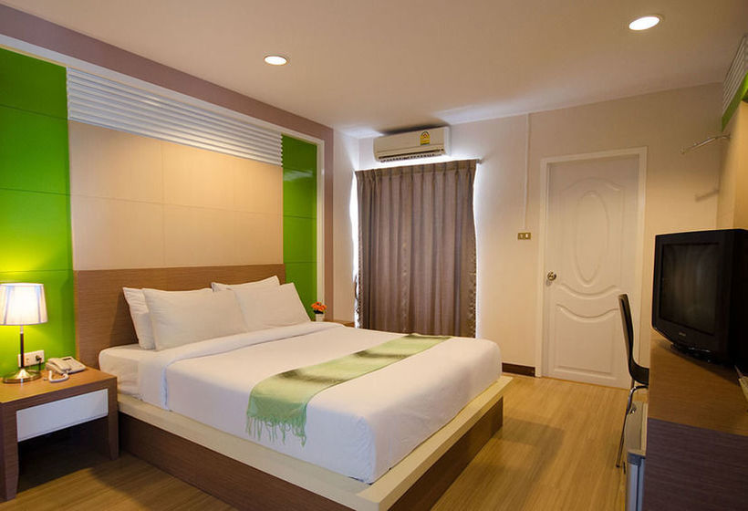 Hotel Charoenchit House 17