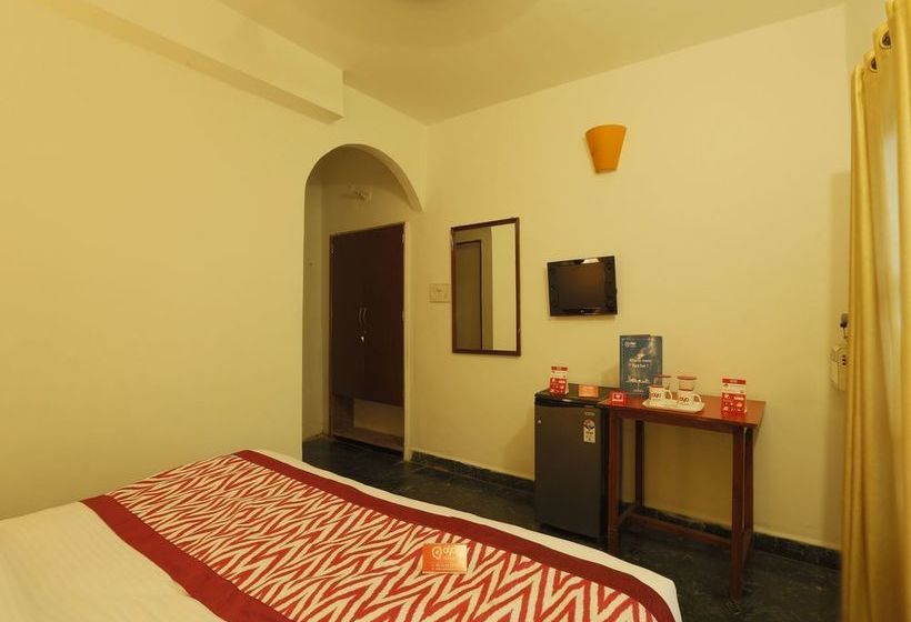 Hotel Oyo Rooms Candolim Beach 3 4