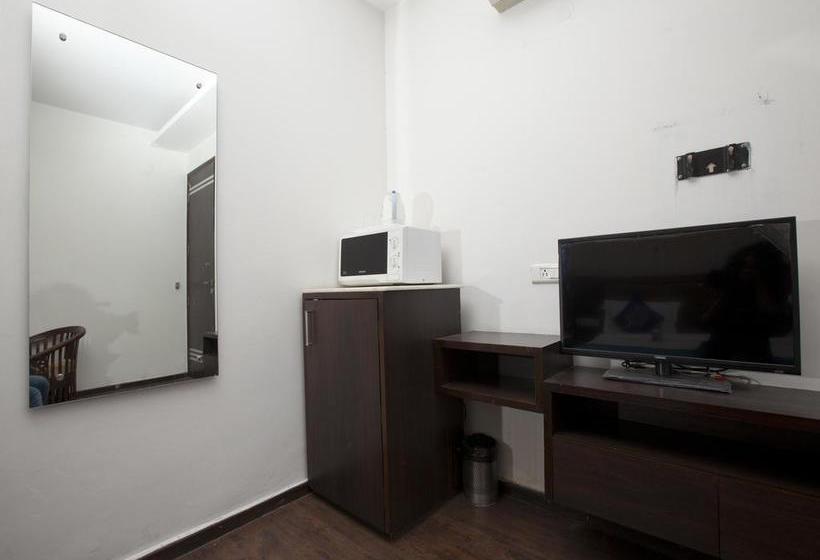 Hotel Oyo Premium Near Mega Mall 10