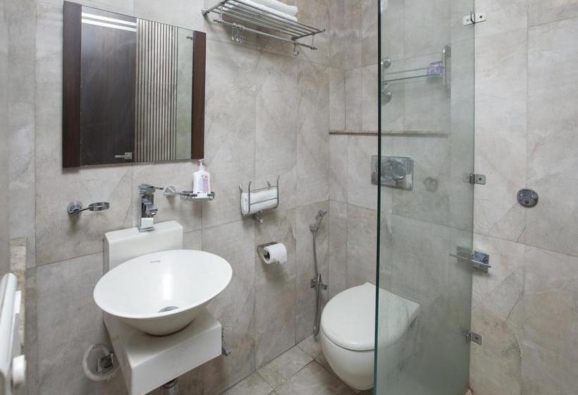 Hotel Oyo Premium Near Mega Mall 11