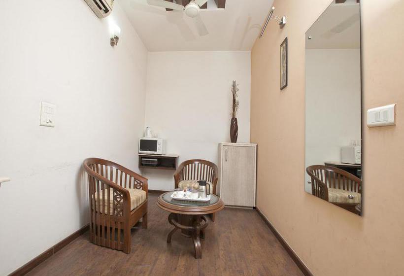 Hotel Oyo Premium Near Mega Mall 5