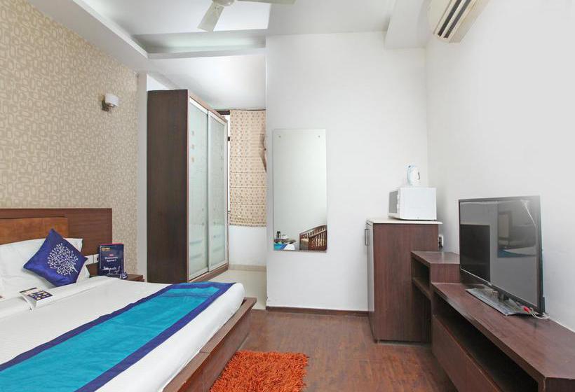 Hotel Oyo Premium Near Mega Mall 6