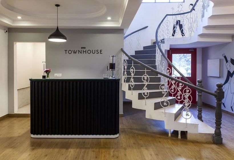 Hotel OYO Townhouse 001 11