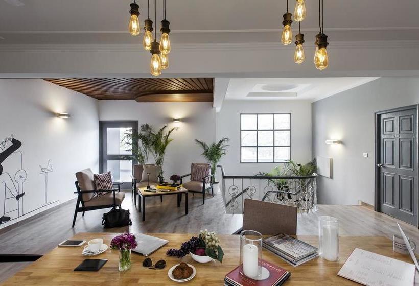 Hotel OYO Townhouse 001 2