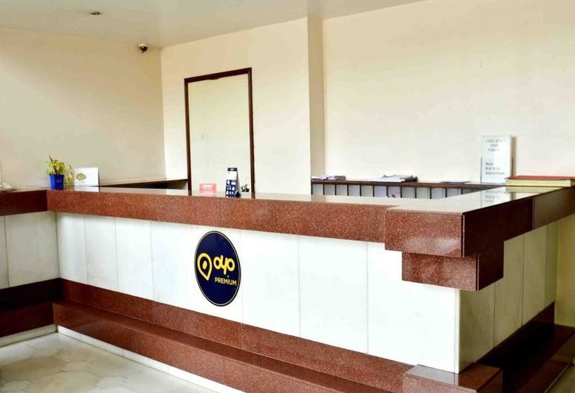 Hotel Oyo Premium Behind High Court Indore 9