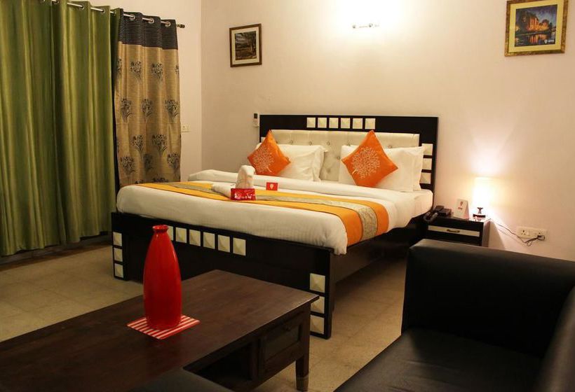 Hotel Oyo Flagship Noida Golf Course 16