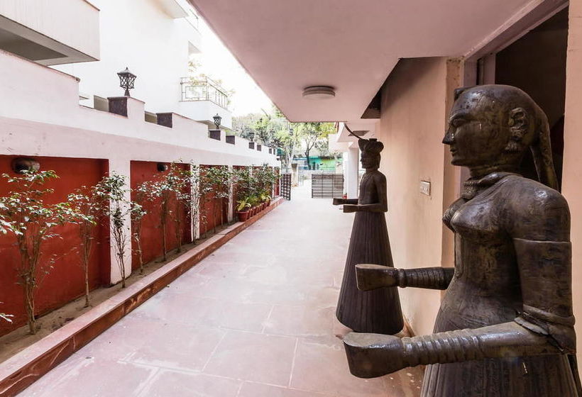 Hotel Oyo Flagship Noida Golf Course 4