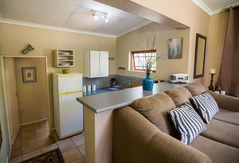 Moonflower Cottages 7