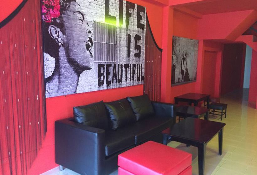 Red Boutique Hostel