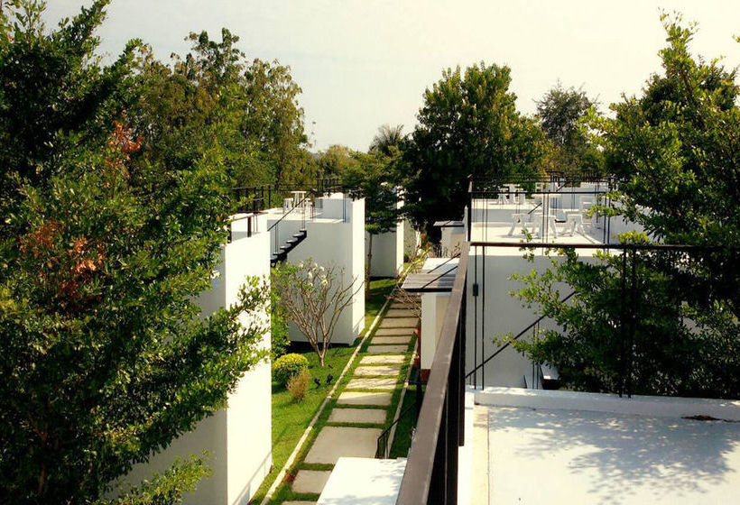 Hotel Cha-am Eco Camp 12