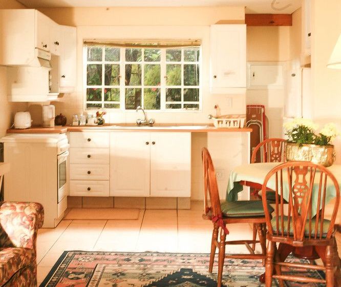 Pension Darrenwood Guest House 12