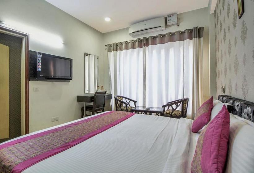 Hotel Oyo Premium Cyber Park Ii 2