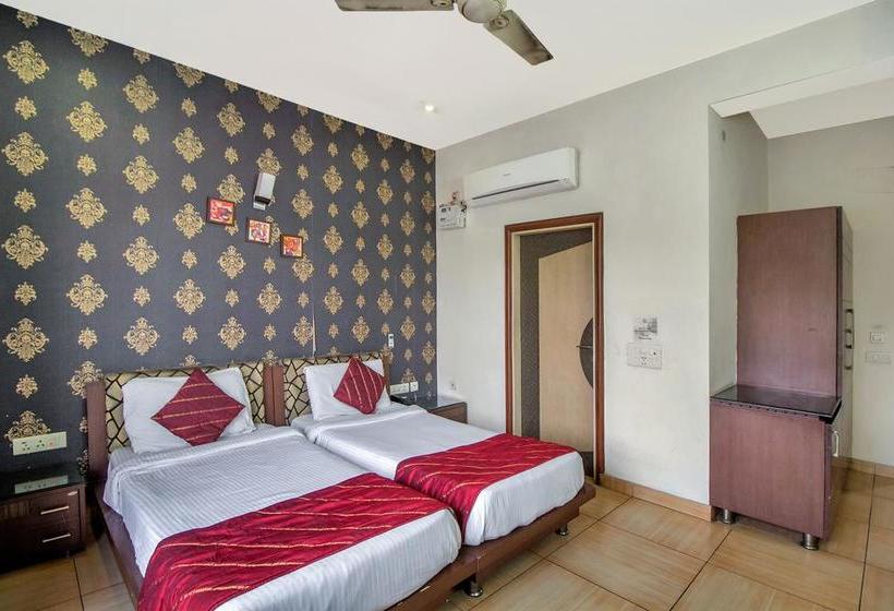 Hotel Oyo Premium Cyber Park Ii 4