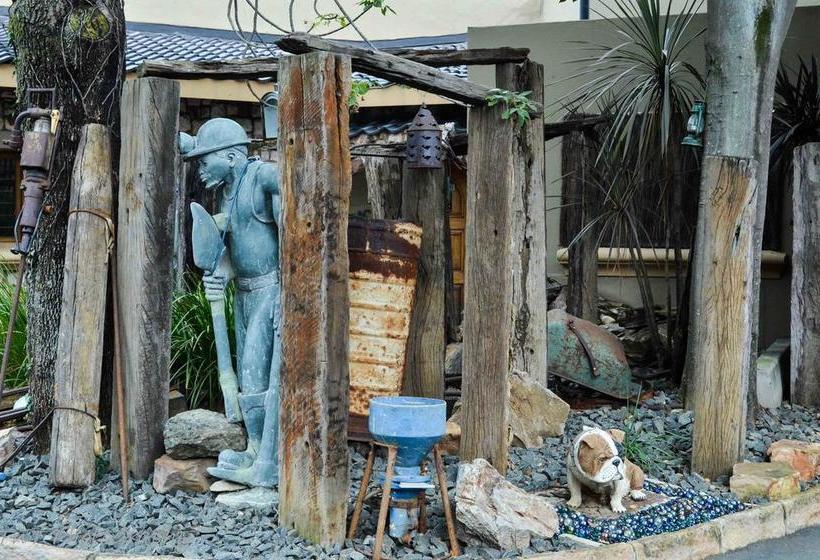 Five A Morris Bed And Breakfast Gauteng