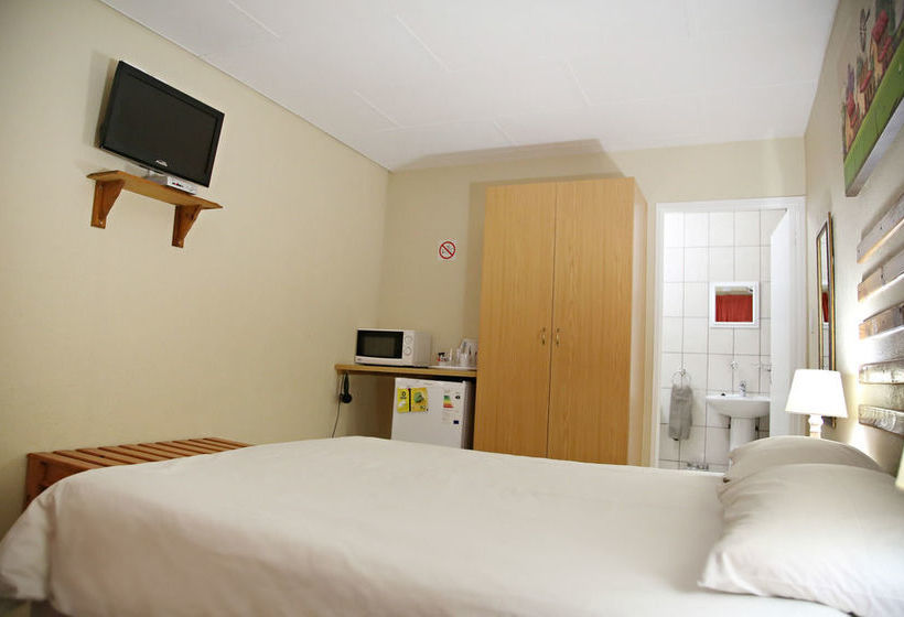 35 Kelkiewyn Bed & Breakfast 14