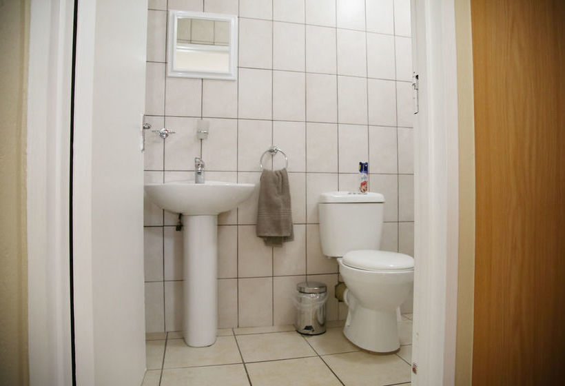 35 Kelkiewyn Bed & Breakfast 17