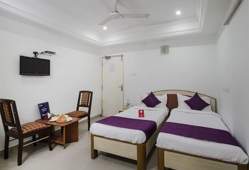Hotel Oyo Rooms Sr Nagar Extension 11