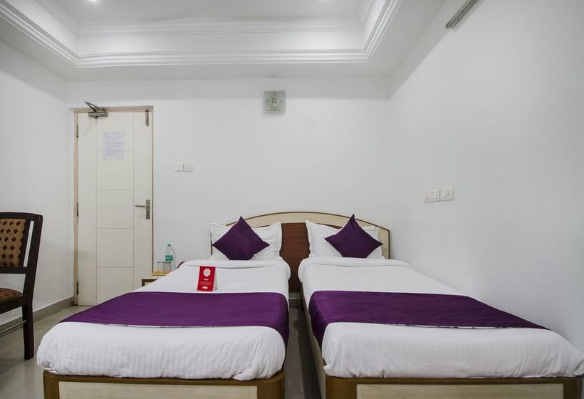 Hotel Oyo Rooms Sr Nagar Extension 13