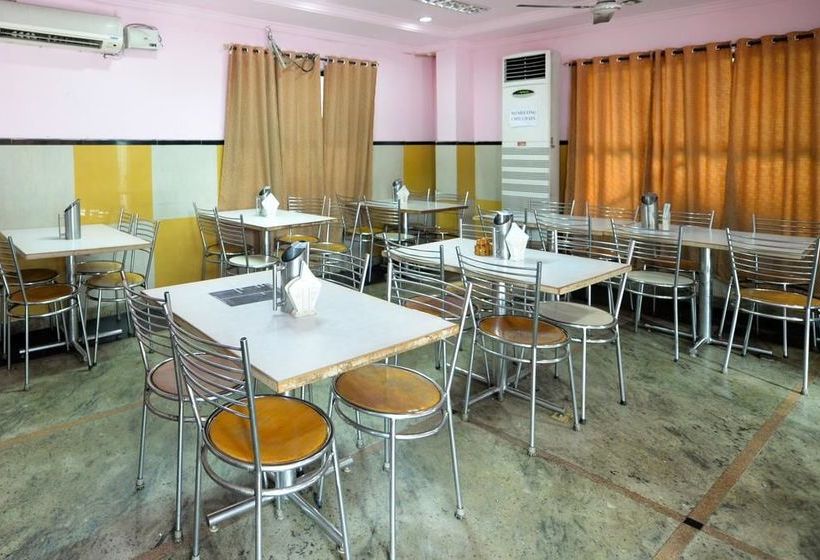 Hotel Oyo Rooms Sr Nagar Extension 20