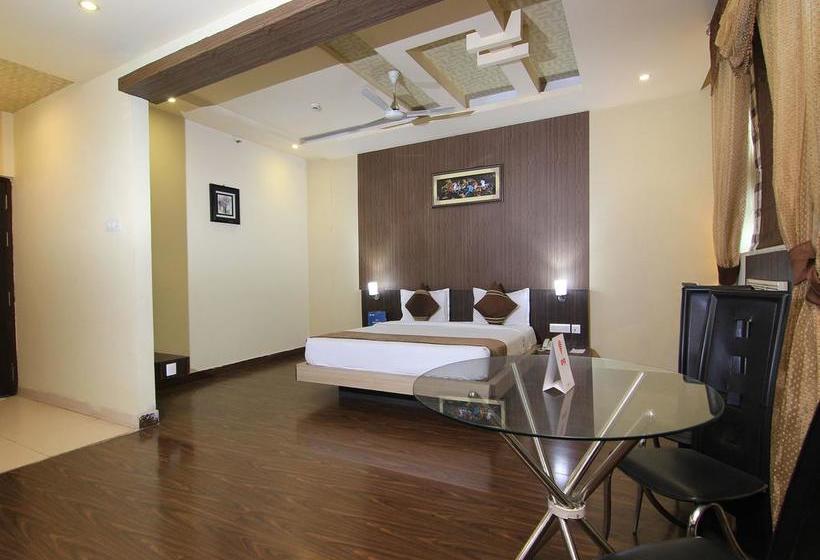 Hotel Oyo Premium Charbagh Lucknow 1