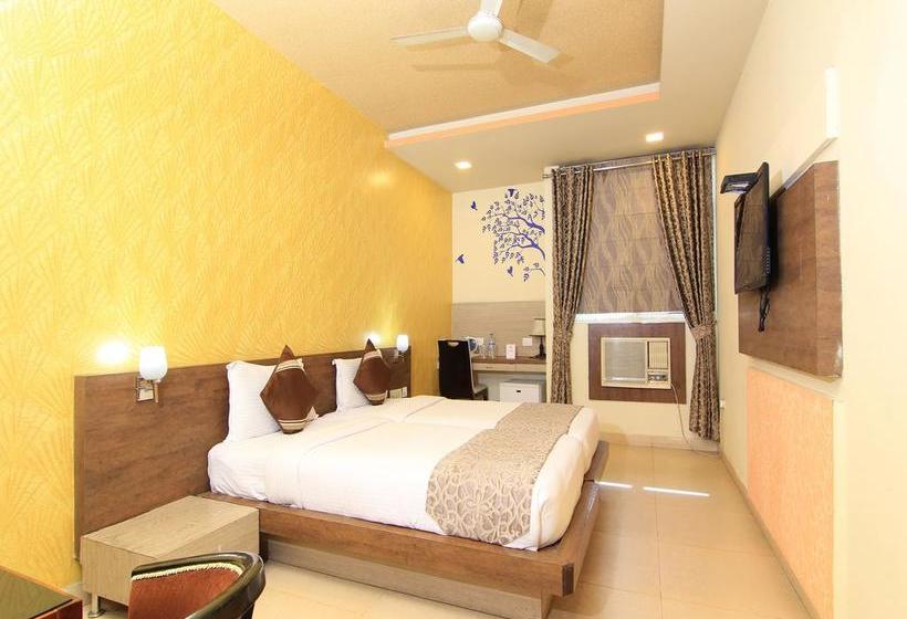 Hotel Oyo Premium Charbagh Lucknow 2