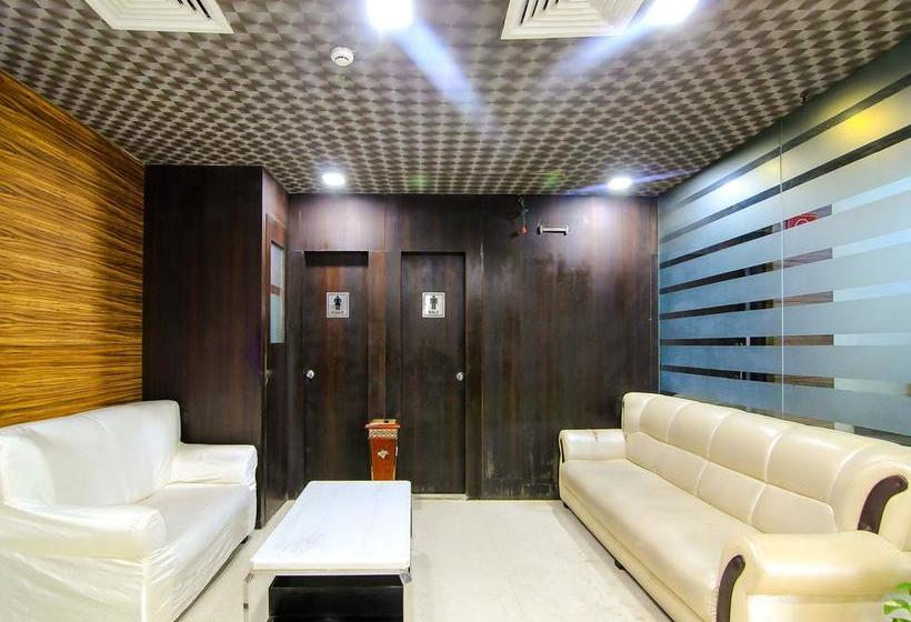 Hotel Oyo Premium Charbagh Lucknow 8