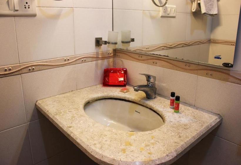 Hotel Oyo Rooms Indiranagar 19th Main 10