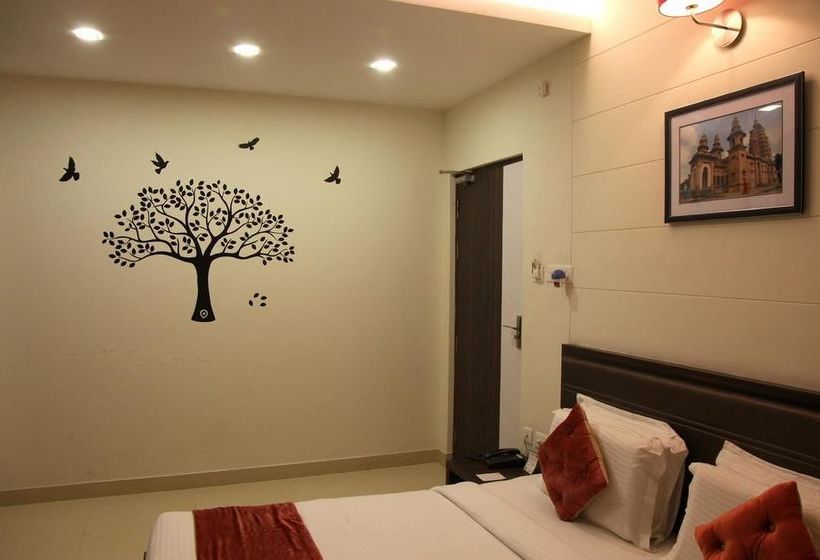 Hotel Oyo Premium Near Sankat Mochan Mandir 11