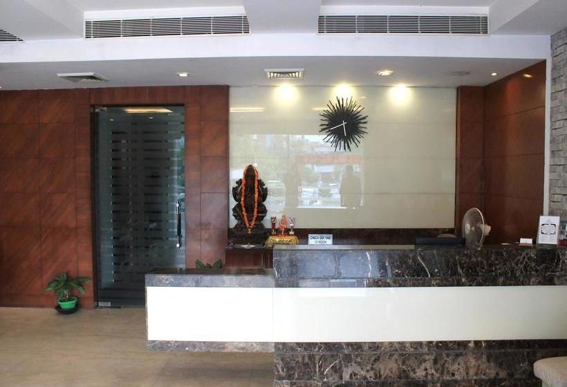 Hotel Oyo Premium Neelam Chowk 11