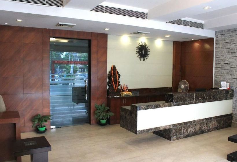 Hotel Oyo Premium Neelam Chowk 12