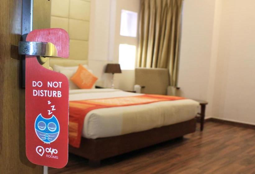 Hotel Oyo Premium Neelam Chowk 6