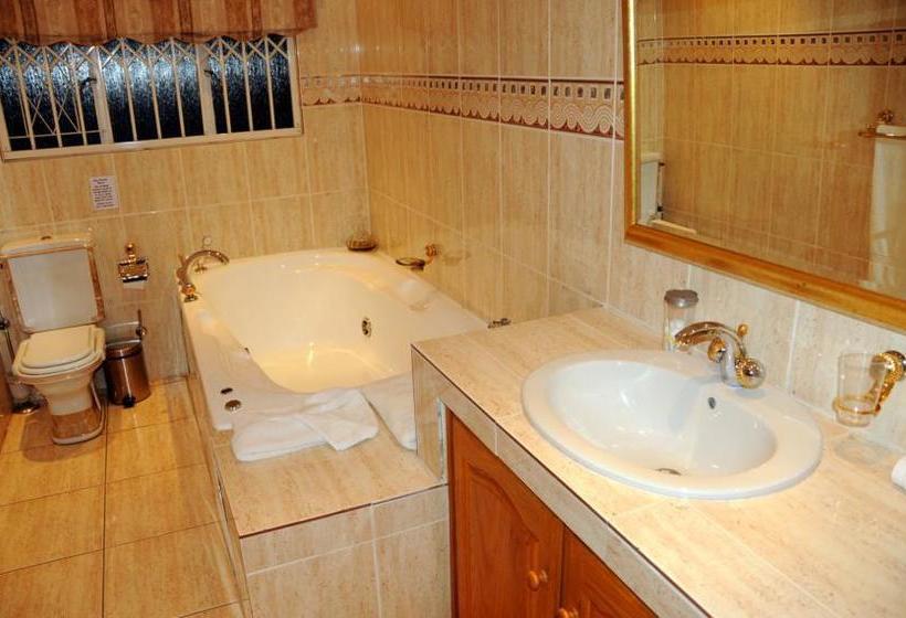 Hotel Hoyohoyo Chartwell Lodge 18