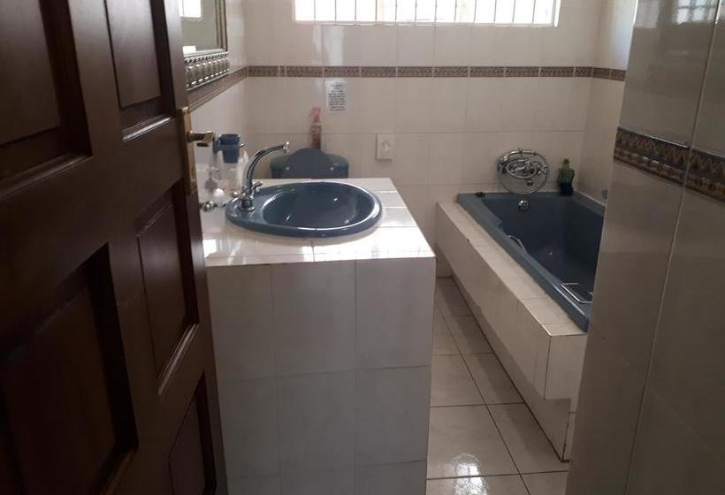 Hotel Hoyohoyo Chartwell Lodge 2