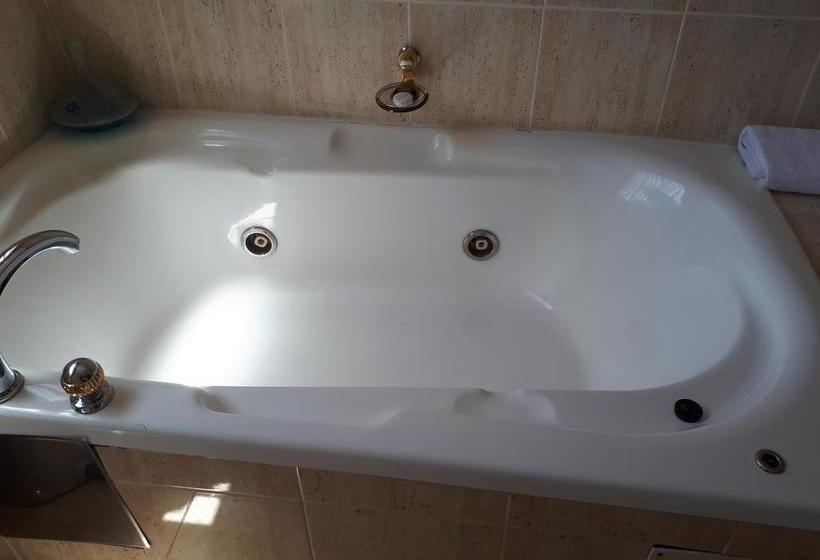 Hotel Hoyohoyo Chartwell Lodge 4