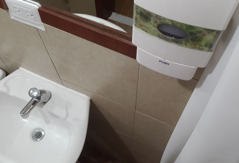 Hotel Oyo Rooms Sikanderpur Metro 2