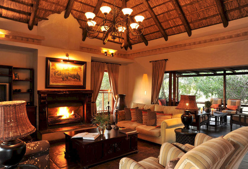Hotel Waterbuck Game Lodge 10