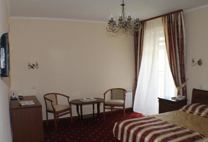 Hotel Complex Versailles 10