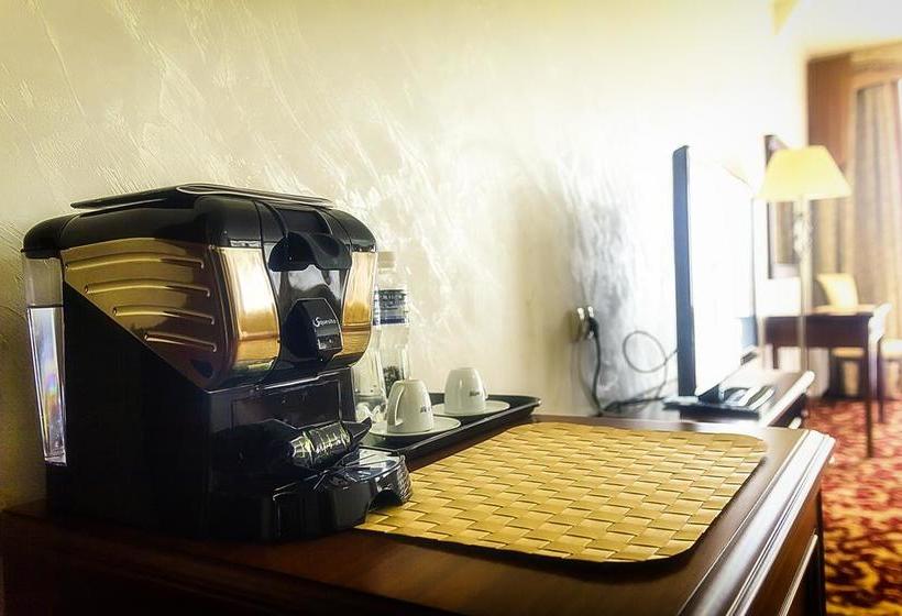 Hotel Complex Versailles 6