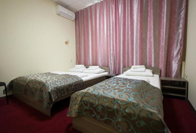 Hotel Berison Kamala 10