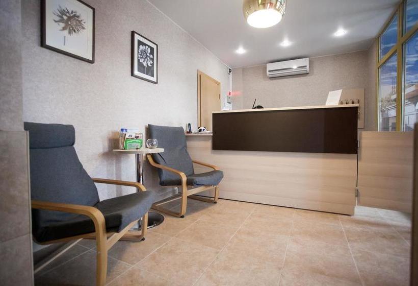 Hotel Berison Kamala 6