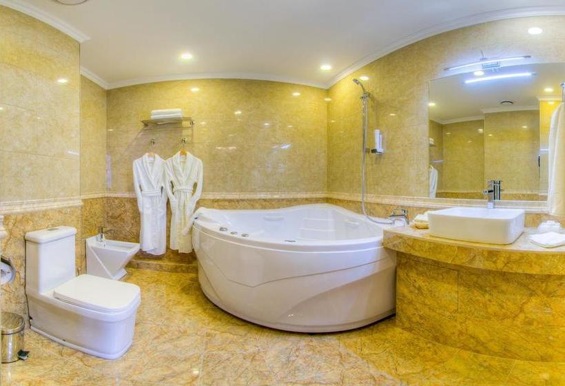 Reston Hotel & Spa 10