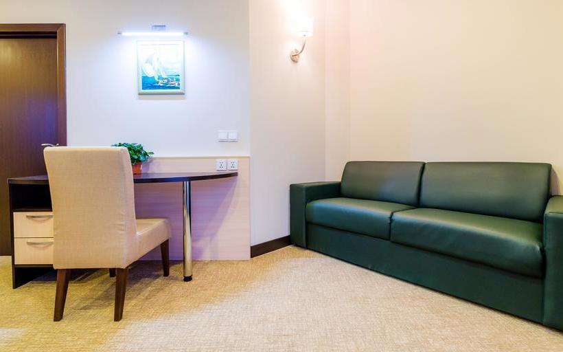 Reston Hotel & Spa 12