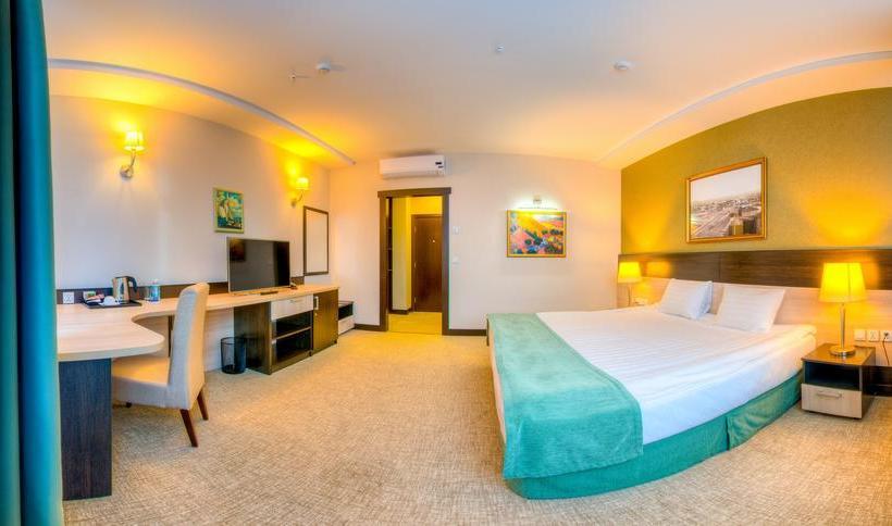 Reston Hotel & Spa 14