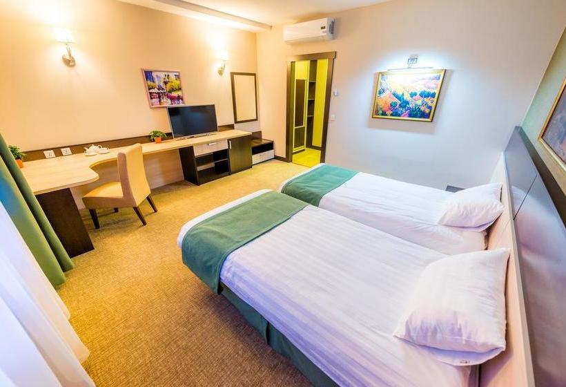 Reston Hotel & Spa 2