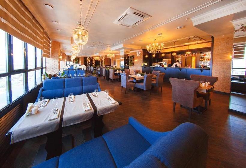 Reston Hotel & Spa 4