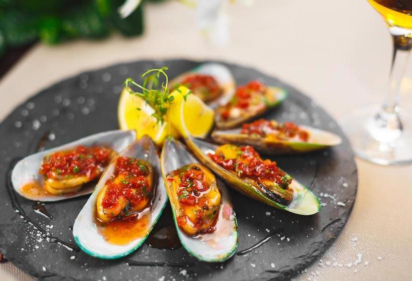 Reston Hotel & Spa 5